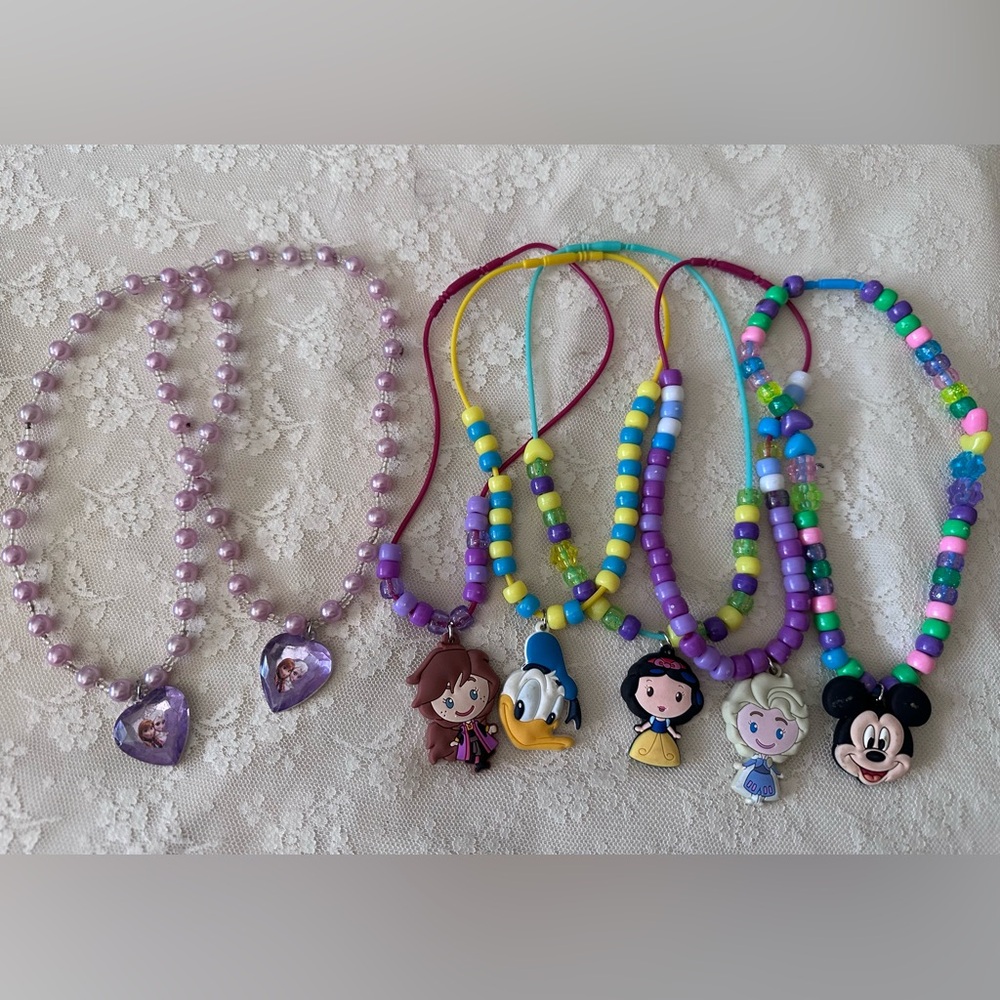Girls Necklaces Lot of 7 pre owned